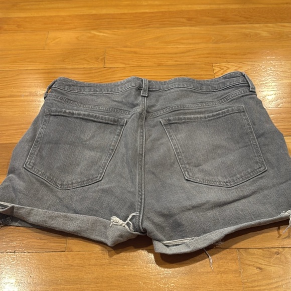 Old Navy women’s O.G straight  high rise jeans shorts size 14 . - Picture 8 of 9